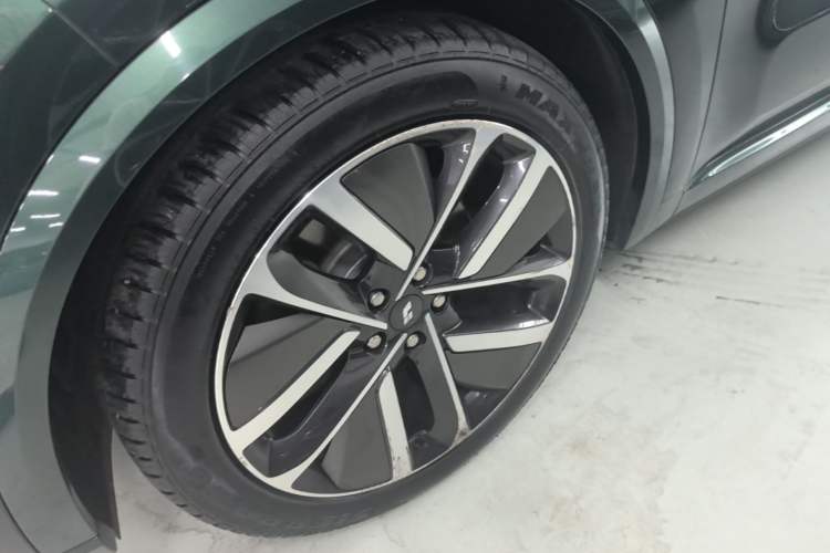 Used Li Auto L9 2022 Max model Exterior 4