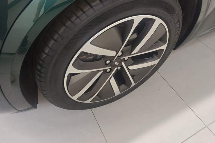 Used Li Auto L9 2022 Max model Exterior 4