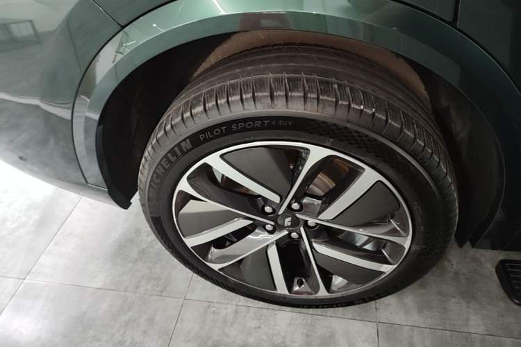 Used Li Auto L9 2022 Max model Exterior 5