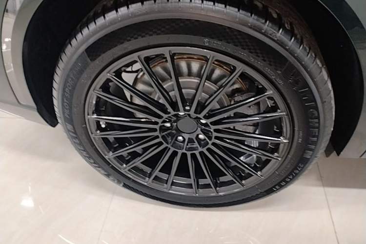 Used Li Auto L9 2022 Max model Exterior 5