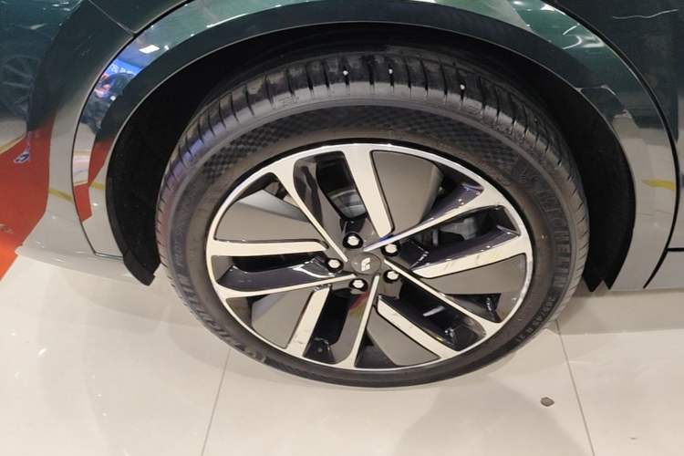 Used Li Auto L9 2022 Max model Exterior 5