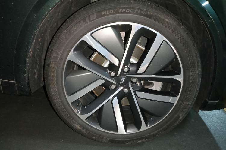 Used Li Auto L9 2022 Max model Exterior 7