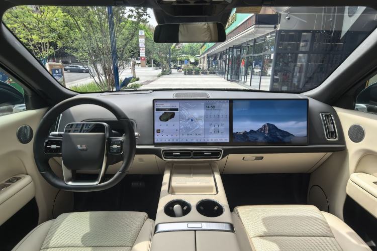 Used Li Auto L9 2022 Max model Interior 1