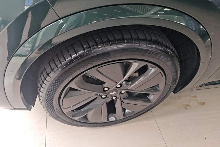 Used Li Auto L9 2022 Max model Left Front Wheel Hub