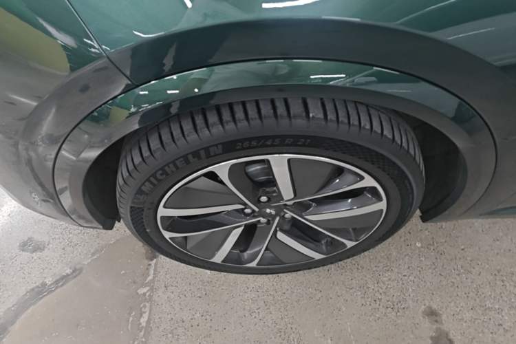 Used Li Auto L9 2022 Max model Left Front Wheel Hub