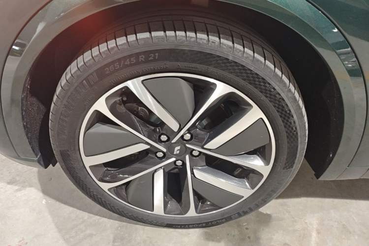 Used Li Auto L9 2022 Max model Left Front Wheel Hub