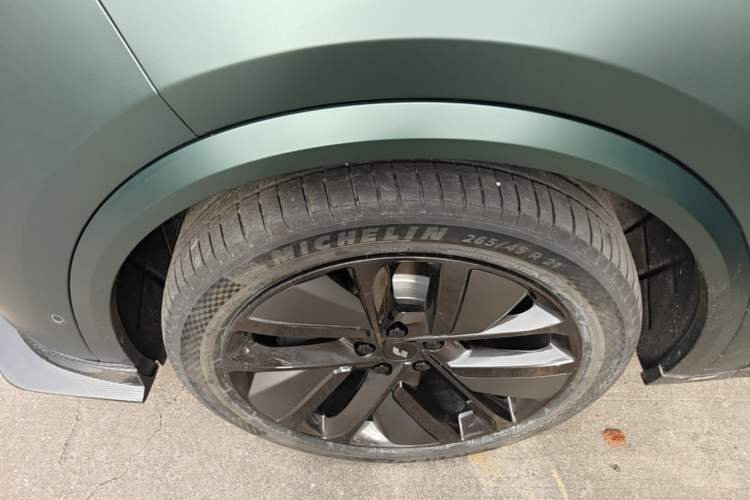 Used Li Auto L9 2022 Max model Left Front Wheel Hub
