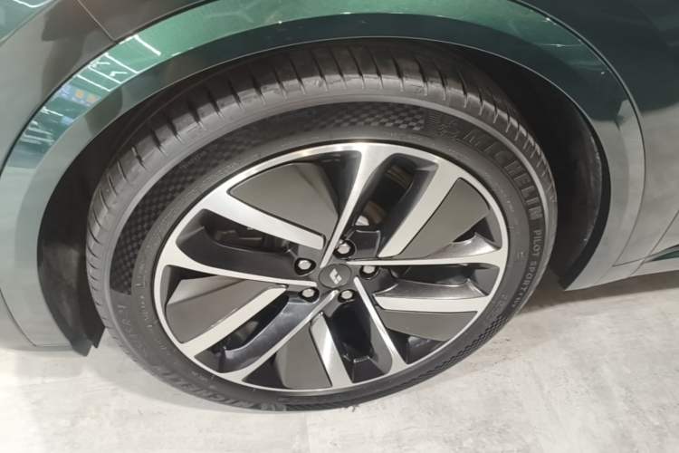 Used Li Auto L9 2022 Max model Left Front Wheel Hub