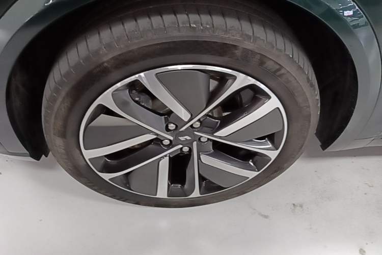 Used Li Auto L9 2022 Max model Left Front Wheel Hub