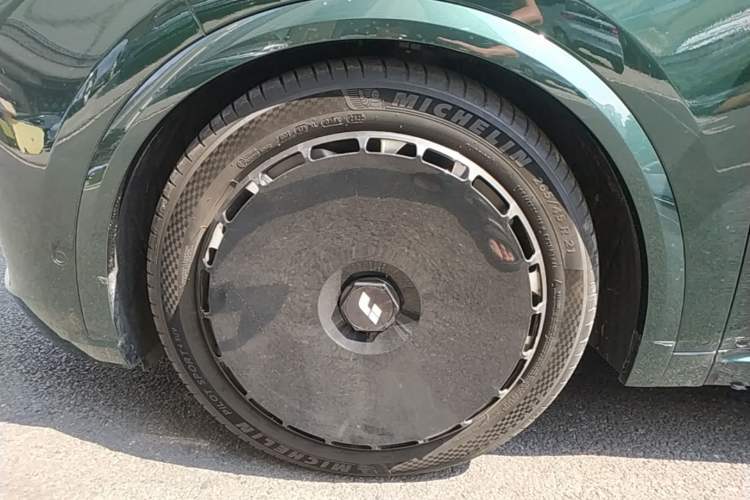 Used Li Auto L9 2022 Max model Left Front Wheel Hub