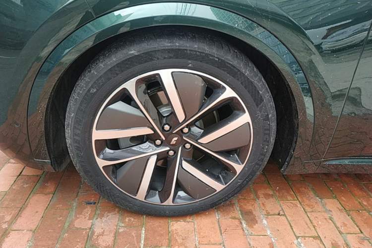 Used Li Auto L9 2022 Max model Left Front Wheel Hub
