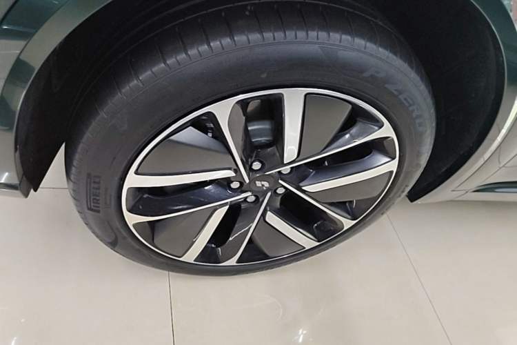 Used Li Auto L9 2022 Max model Left Front Wheel Hub