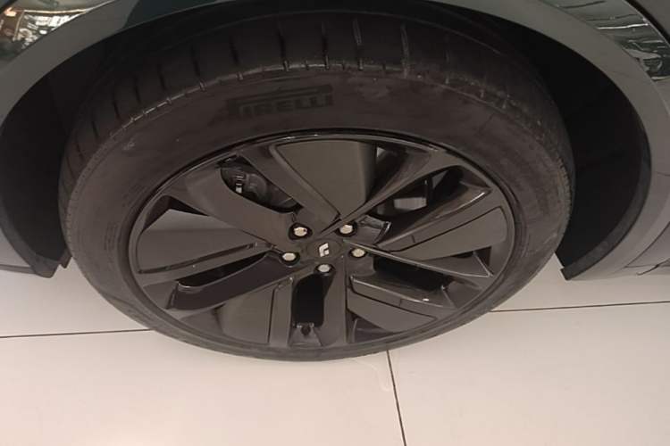 Used Li Auto L9 2022 Max model Left Front Wheel Hub