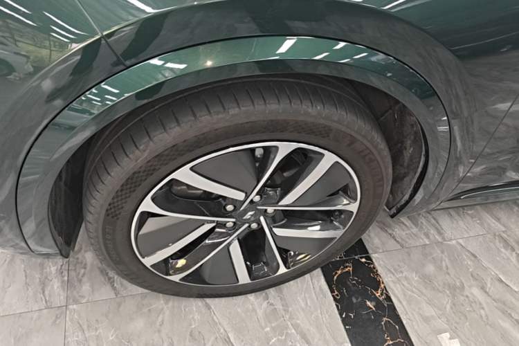 Used Li Auto L9 2022 Max model Left Front Wheel Hub