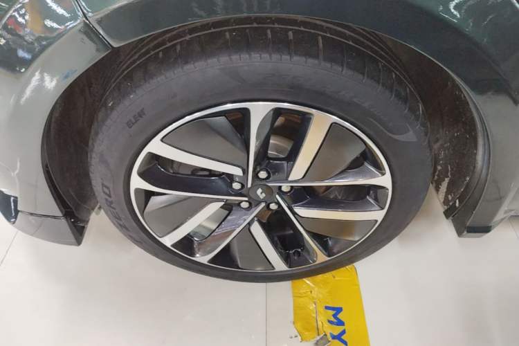 Used Li Auto L9 2022 Max model Left Front Wheel Hub