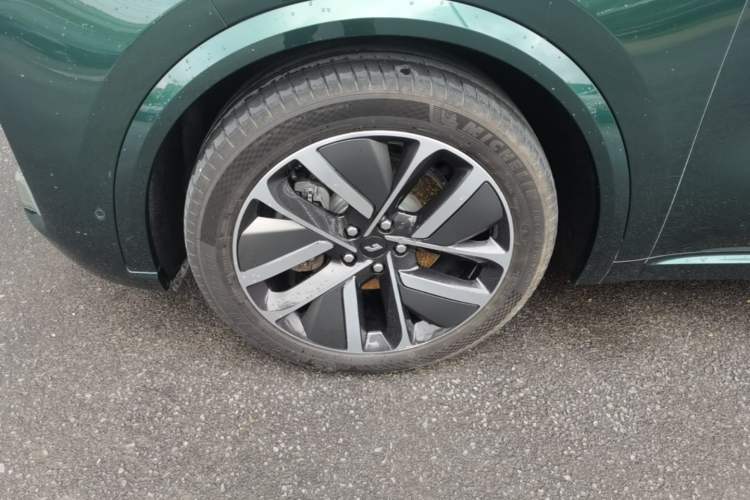 Used Li Auto L9 2022 Max model Left Front Wheel Hub