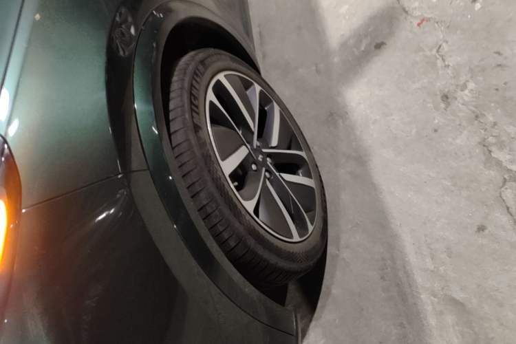 Used Li Auto L9 2022 Max model Left Front Wheel Hub