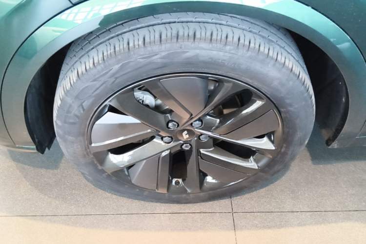 Used Li Auto L9 2022 Max model Left Front Wheel Hub