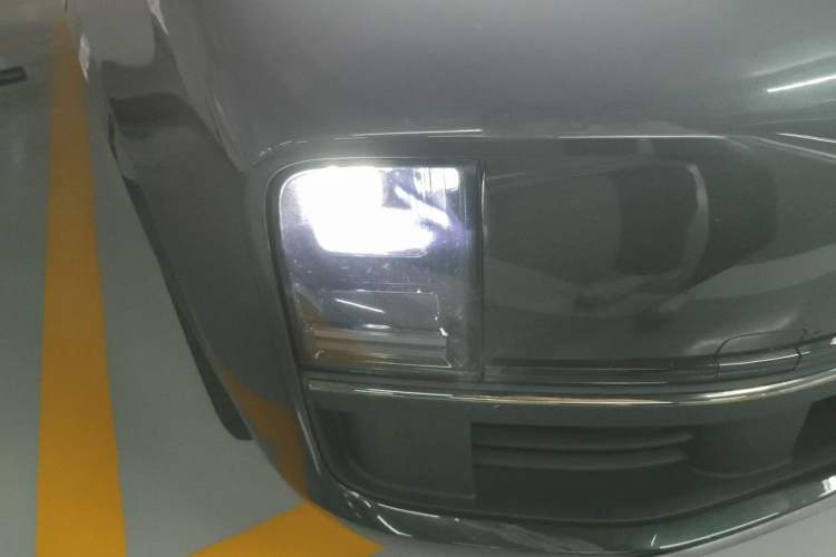 Used Li Auto L9 2022 Max model Right Front Headlight
