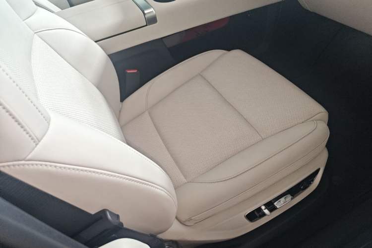 Used Li Auto L9 2022 Max model Right Front Seat