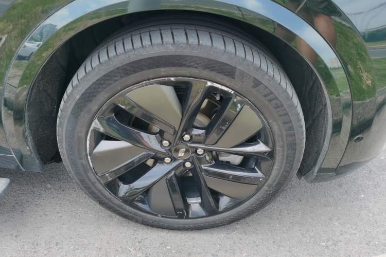 Used Li Auto L9 2022 Max model Right Front Wheel Hub