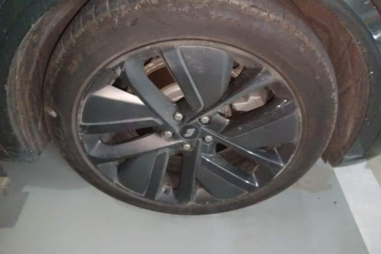 Used Li Auto L9 2022 Max model Right Front Wheel Hub
