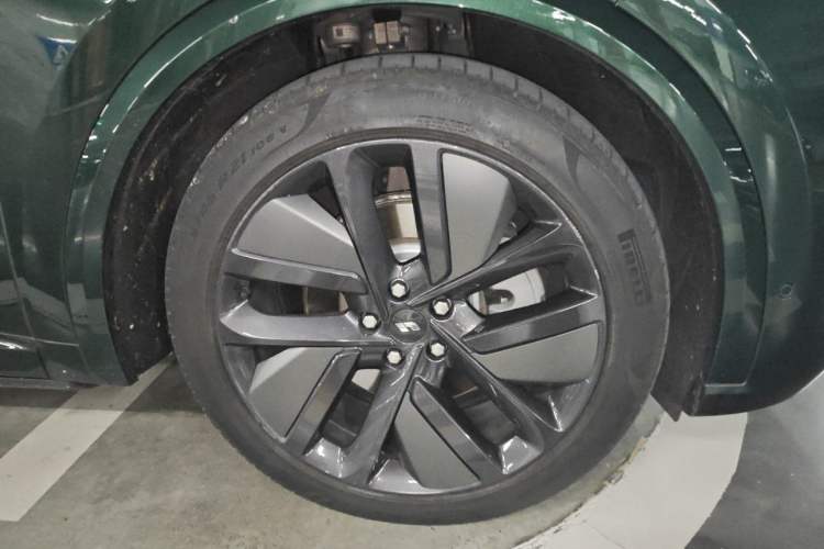 Used Li Auto L9 2022 Max model Right Front Wheel Hub