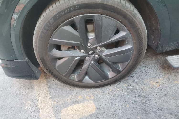 Used Li Auto L9 2022 Max model Right Front Wheel Hub