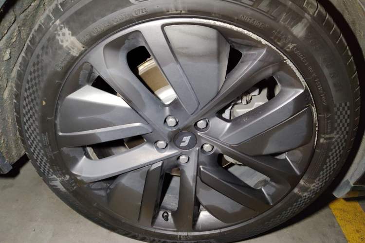 Used Li Auto L9 2022 Max model Right Front Wheel Hub