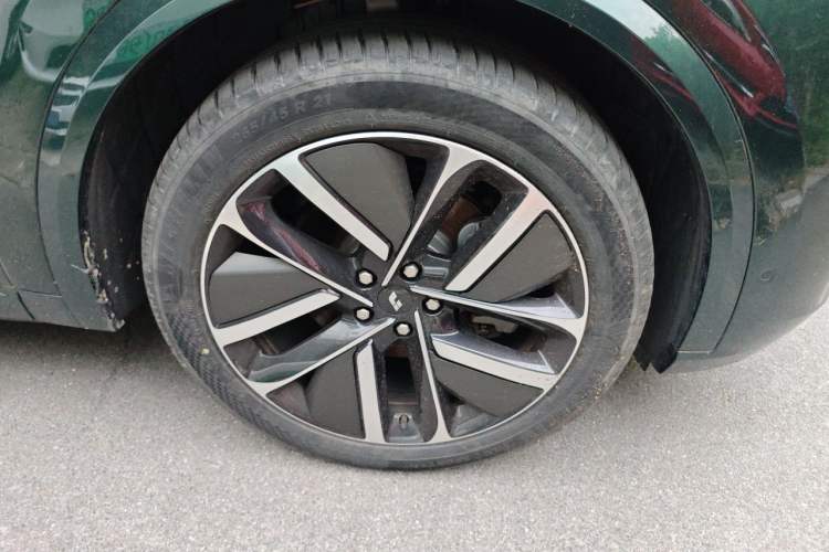 Used Li Auto L9 2022 Max model Right Front Wheel Hub