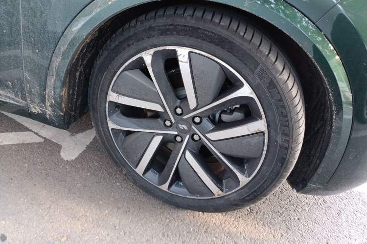 Used Li Auto L9 2022 Max model Right Front Wheel Hub