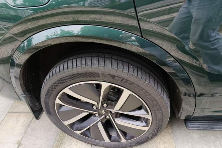 Used Li Auto L9 2022 Max model Right Rear Wheel Hub