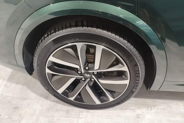 Used Li Auto L9 2022 Max model Right Rear Wheel Hub