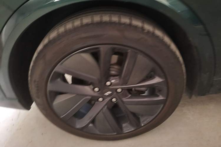 Used Li Auto L9 2022 Max model Right Rear Wheel Hub