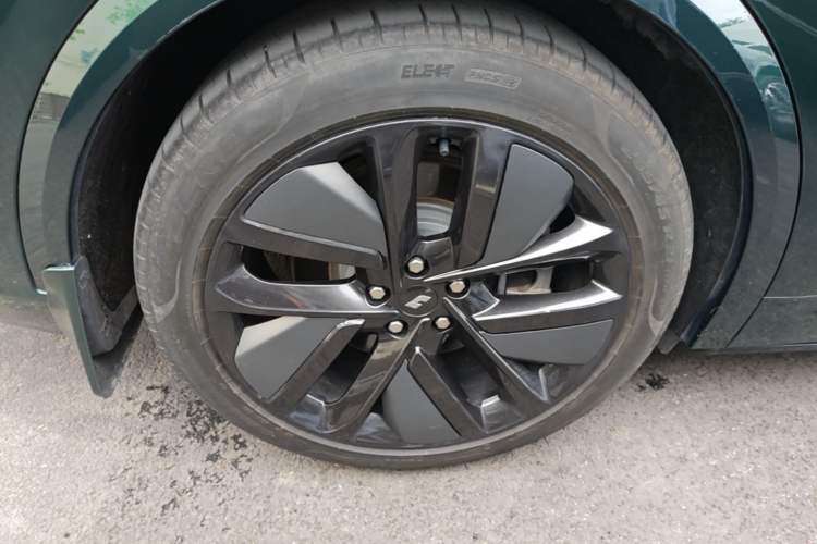 Used Li Auto L9 2022 Max model Right Rear Wheel Hub