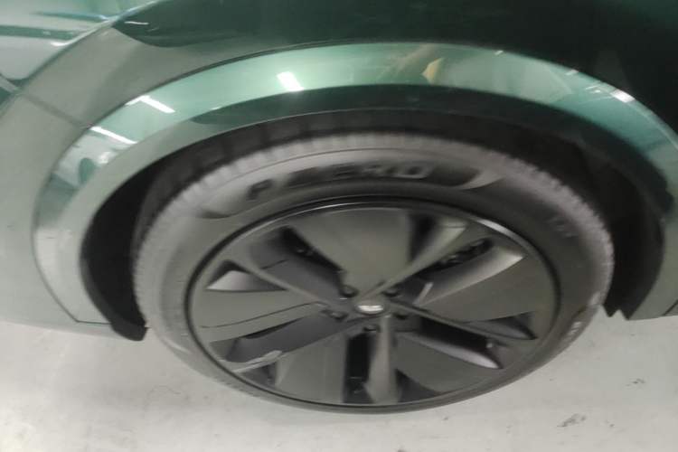 Used Li Auto L9 2022 Max model Right Rear Wheel Hub
