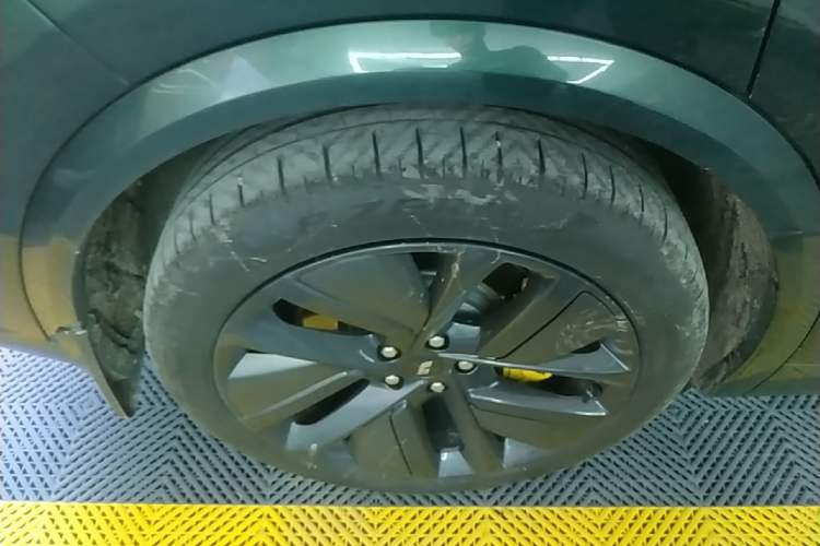 Used Li Auto L9 2022 Max model Right Rear Wheel Hub