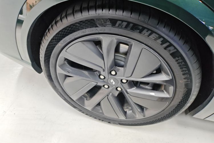 Used Li Auto L9 2022 Max model Right Rear Wheel Hub