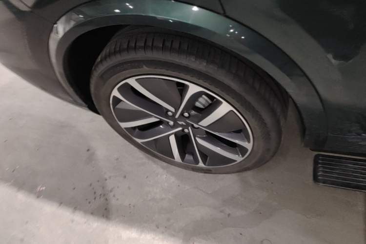 Used Li Auto L9 2022 Max model Right Rear Wheel Hub