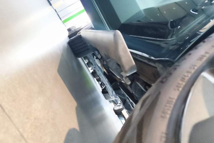 Used Li Auto L9 2022 Max model Right Side Sill