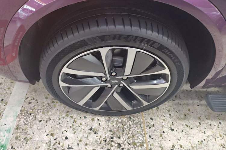 Used Li Auto L9 2022 Max model Exterior 4