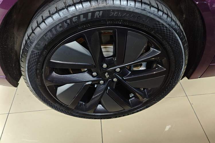Used Li Auto L9 2022 Max model Exterior 5