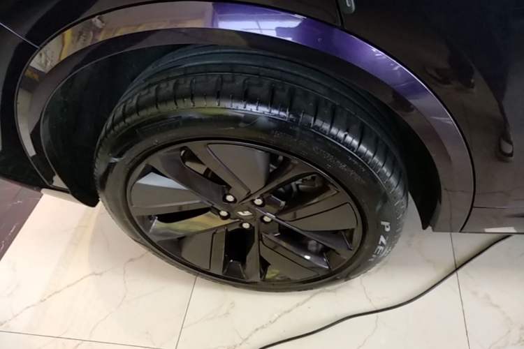 Used Li Auto L9 2022 Max model Exterior 5