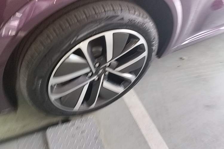 Used Li Auto L9 2022 Max model Left Front Wheel Hub