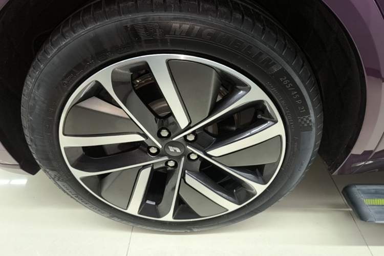 Used Li Auto L9 2022 Max model Left Front Wheel Hub