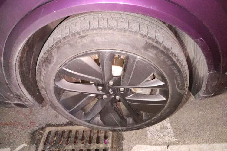 Used Li Auto L9 2022 Max model Right Front Wheel Hub