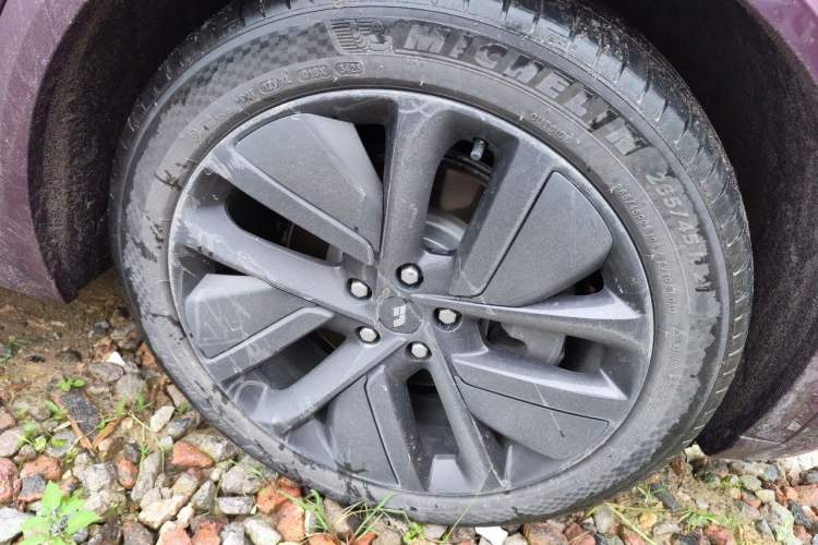 Used Li Auto L9 2022 Max model Right Front Wheel Hub