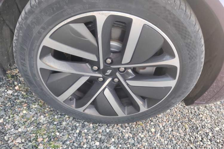 Used Li Auto L9 2022 Max model Right Front Wheel Hub