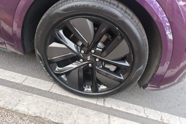 Used Li Auto L9 2022 Max model Right Front Wheel Hub