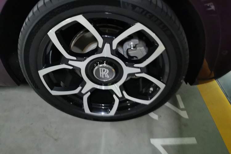 Used Li Auto L9 2022 Max model Right Front Wheel Hub